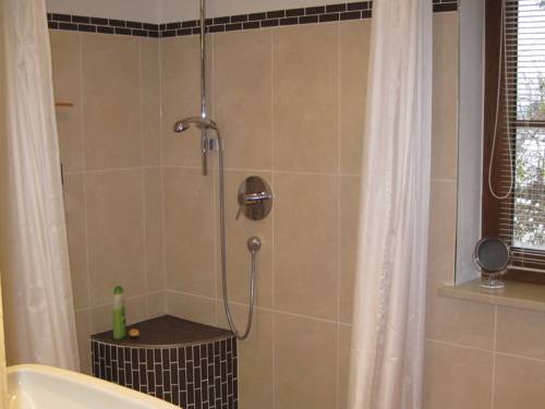 Imagen de la habitación del Hotel Zur Sch&ouml;nen Aussicht. Foto 10