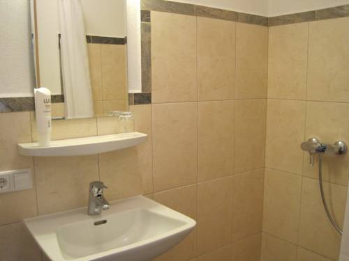 Imagen de la habitación del Hotel Zur Sch&ouml;nen Aussicht. Foto 11