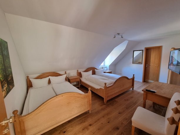 Imagen de la habitación del Hotel Zur Tanne. Foto 8