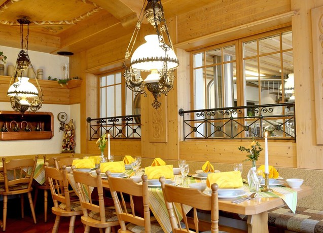 Imagen del bar/restaurante del Hotel and Brauereigasthof P&uuml;ttner. Foto 2
