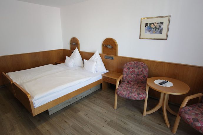 Imagen de la habitación del Hotel and Gasthaus L&ouml;wen. Foto 13