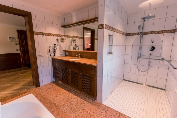 Imagen de la habitación del Hotel and Gastst&auml;tte Zum Erdinger Wei&szlig;br&auml;u. Foto 5