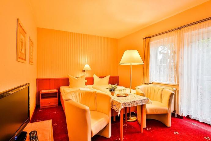 Imagen de la habitación del Hotel and Pension Villa Camenz. Foto 4