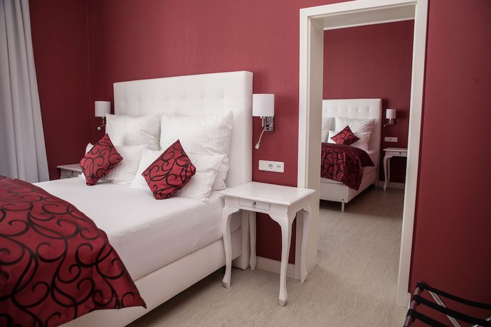 Imagen de la habitación del Hotel and Pension Villa Laluna. Foto 12