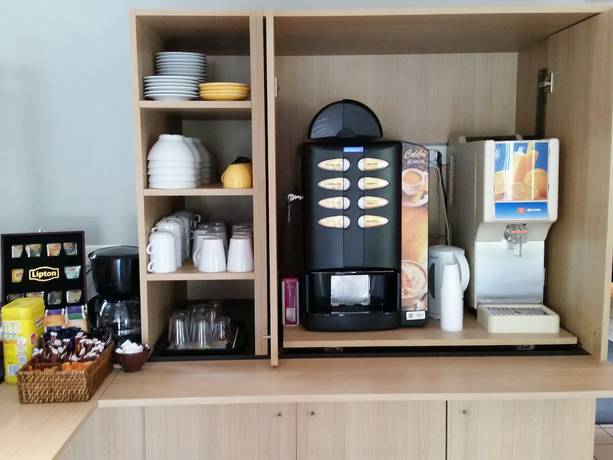 Imagen del bar/restaurante del Hotel and Residence Albertville. Foto 8