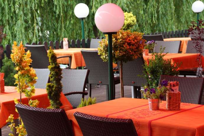 Imagen del bar/restaurante del Hotel and Restaurant 5 Linden. Foto 3
