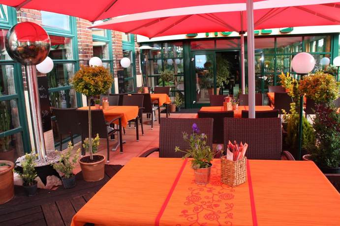 Imagen del bar/restaurante del Hotel and Restaurant 5 Linden. Foto 5