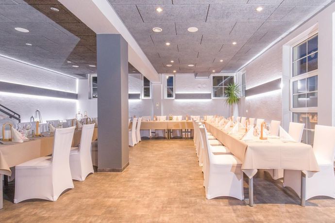 Imagen del bar/restaurante del Hotel and Restaurant 5 Linden. Foto 7