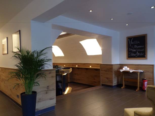 Imagen del bar/restaurante del Hotel and Restaurant Sieben Linden. Foto 5