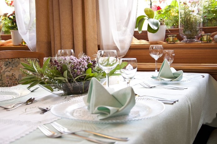 Imagen del bar/restaurante del Hotel and Restaurant Sieben Linden. Foto 6