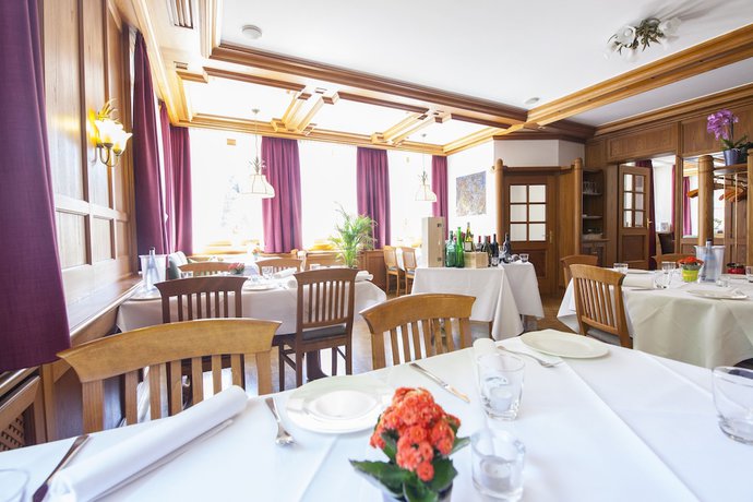 Imagen del bar/restaurante del Hotel and Restaurant Sieben Linden. Foto 7