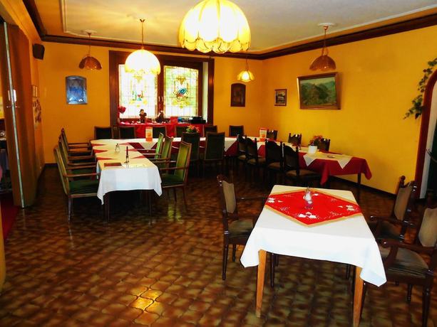 Imagen del bar/restaurante del Hotel and Restaurant Zum Schwarzen Kreuz. Foto 6