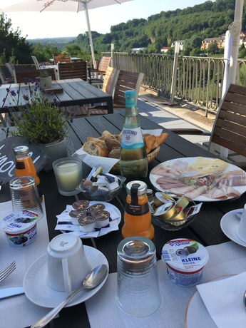 Imagen del bar/restaurante del Hotel and Restaurant Zur Moselterrasse. Foto 4