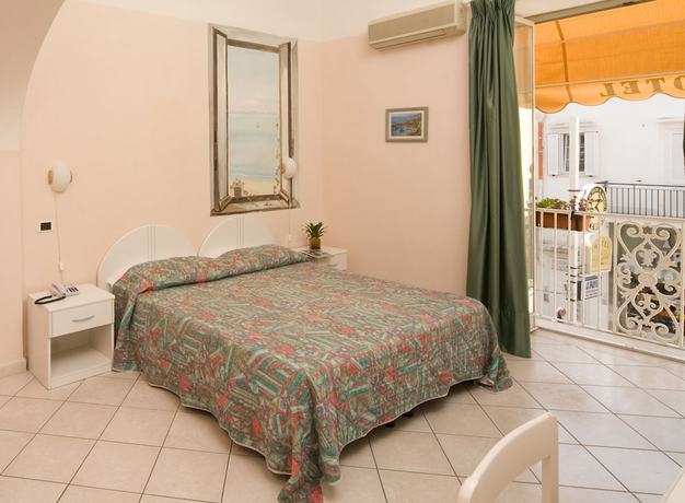 Imagen de la habitación del Hotel da Raffaele. Foto 14