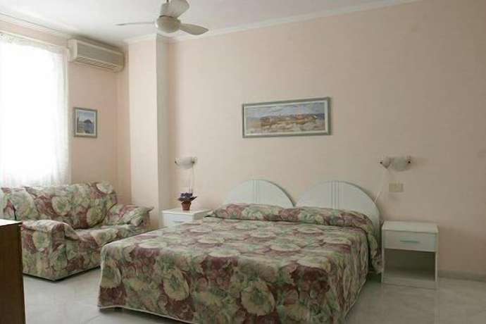Imagen de la habitación del Hotel da Raffaele. Foto 18