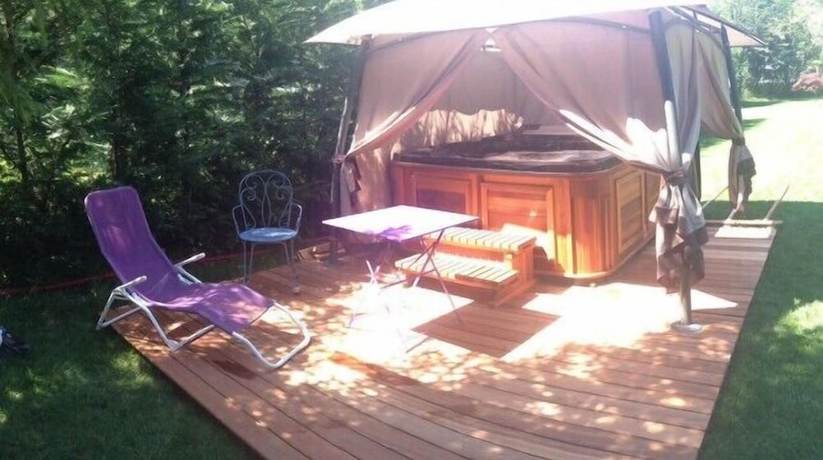 Imagen de la piscina del Hotel de Lorraine, LONGUYON. Foto 20