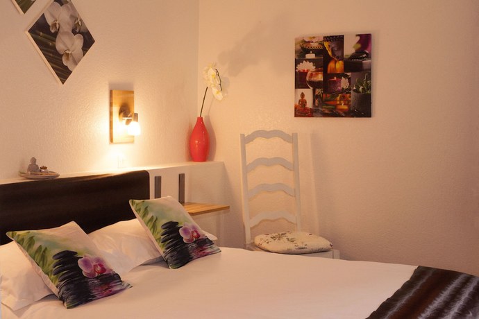 Imagen de la habitación del Hotel de Lorraine, LONGUYON. Foto 8