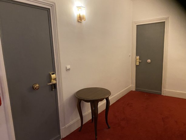 Imagen de la habitación del Hotel de Paris, CHATEL GUYON. Foto 7