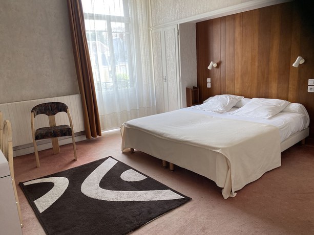 Imagen de la habitación del Hotel de Paris, CHATEL GUYON. Foto 13