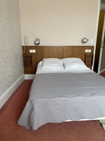 Imagen de la habitación del Hotel de Paris, CHATEL GUYON. Foto 17