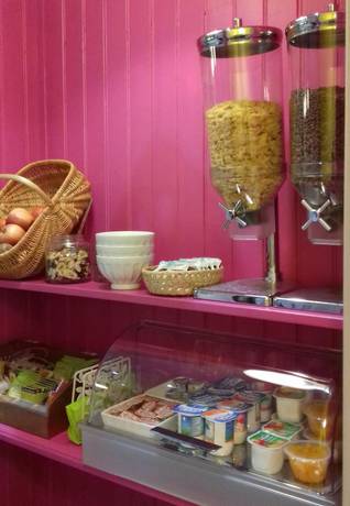 Imagen del bar/restaurante del Hotel de Thau. Foto 6