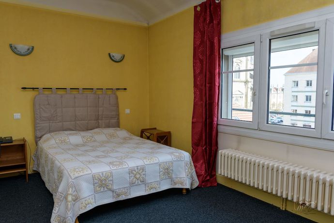Imagen de la habitación del Hotel de la Cloche. Foto 6