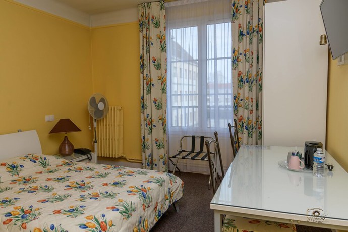 Imagen de la habitación del Hotel de la Cloche. Foto 10