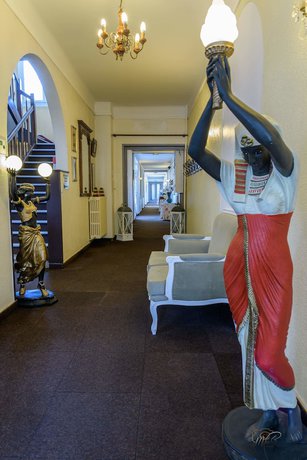 Imagen de los interiores del Hotel de la Cloche. Foto 18