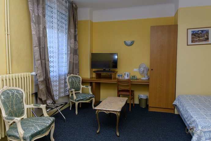 Imagen de la habitación del Hotel de la Cloche. Foto 13
