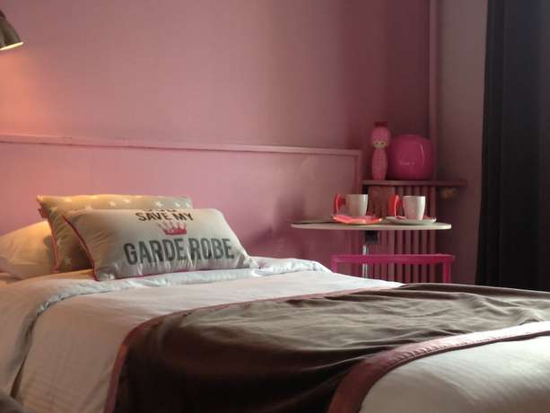 Imagen de la habitación del Hotel de la Croix Rousse. Foto 7
