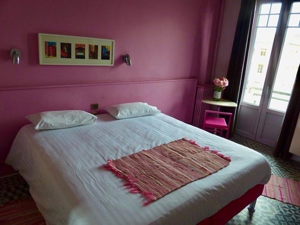 Imagen de la habitación del Hotel de la Croix Rousse. Foto 10