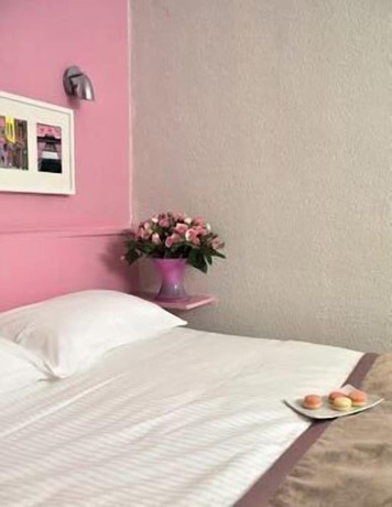 Imagen de la habitación del Hotel de la Croix Rousse. Foto 15
