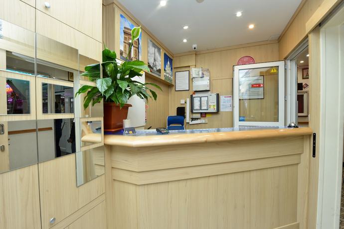 Imagen de los interiores del Hotel de la Poste, Montmartre-Sacr&eacute; Coeur. Foto 18
