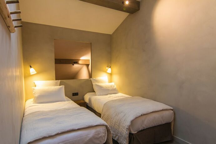 Imagen de la habitación del Hotel de la Roche. Foto 20