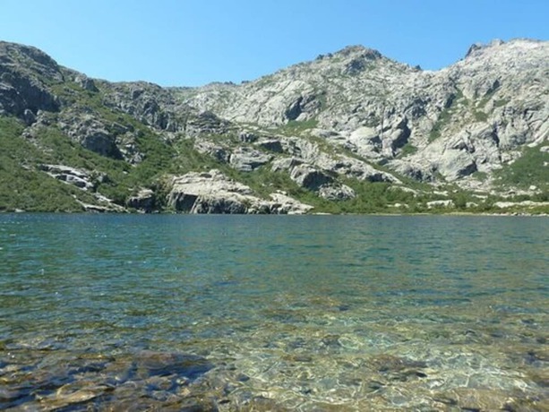 Imagen de los exteriores del Hotel des Touristes. Foto 12