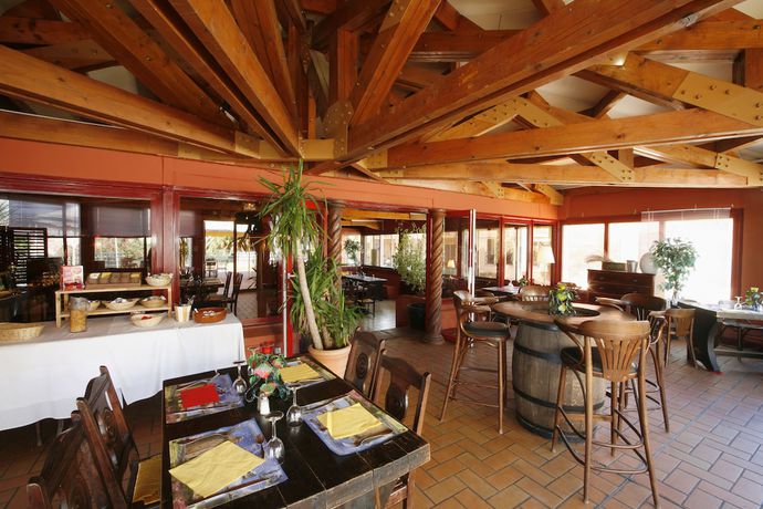 Imagen del bar/restaurante del Hotel des Vignes. Foto 4