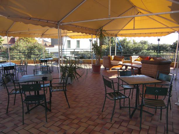 Imagen de los exteriores del Hotel des Vignes. Foto 10