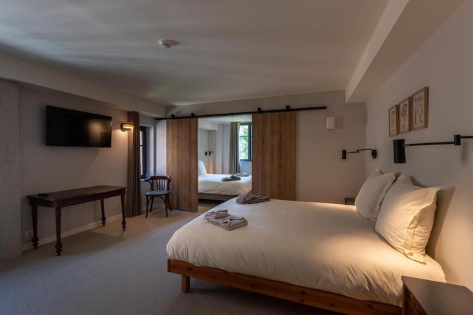 Imagen de la habitación del Hotel du Domaine Saint Loup. Foto 10