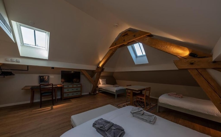 Imagen de la habitación del Hotel du Domaine Saint Loup. Foto 19