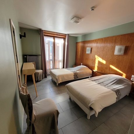 Imagen de la habitación del Hotel du lac des Corbeaux. Foto 4