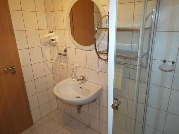 Imagen general del Hotel garni Zum Reinhartswald. Foto 11