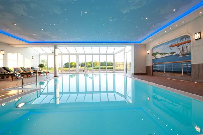 Imagen de la piscina del Hotel im Golfpark Strelasund. Foto 17