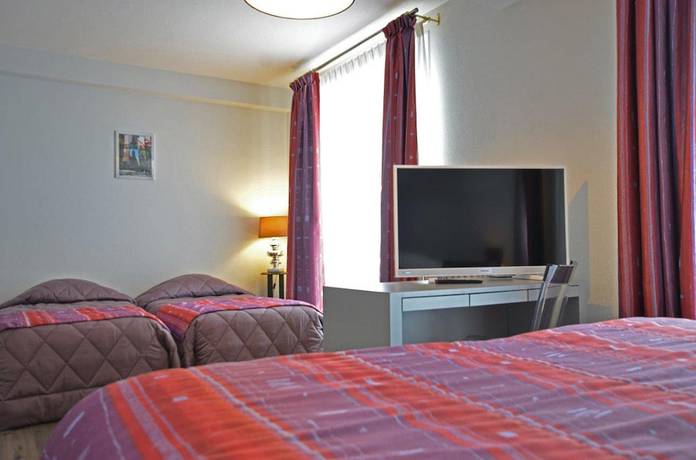 Imagen de la habitación del Hotel la R&eacute;serve, G&eacute;rardmer. Foto 10