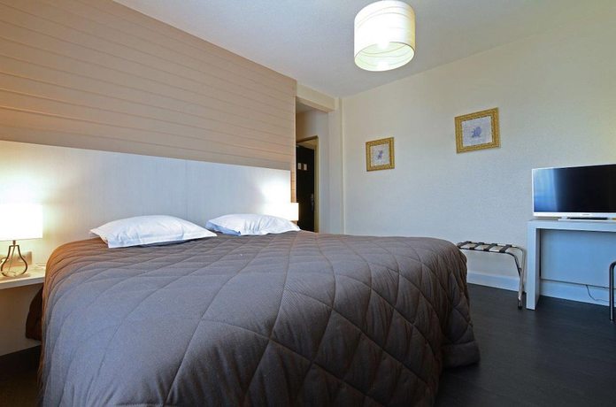 Imagen de la habitación del Hotel la R&eacute;serve, G&eacute;rardmer. Foto 11