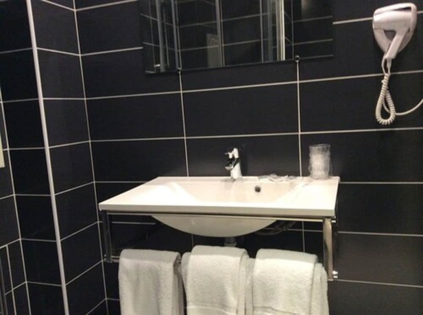 Imagen de la habitación del Hotel le Berthelot. Foto 6