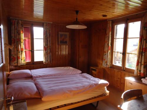 Imagen de la habitación del Hotel les Touristes. Foto 10