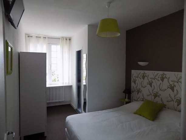 Imagen de la habitación del Hotel les vieux Acacias. Foto 12