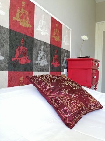 Imagen de la habitación del Hotel les vieux Acacias. Foto 13
