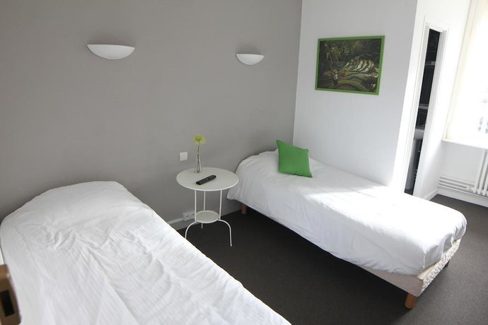 Imagen de la habitación del Hotel les vieux Acacias. Foto 18