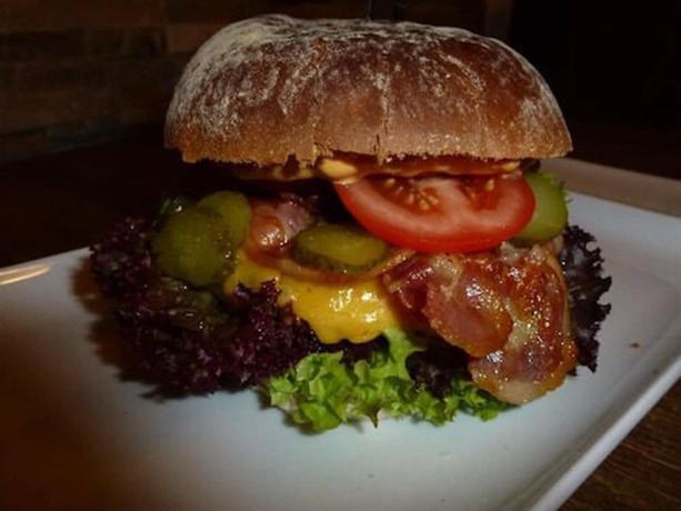 Imagen del bar/restaurante del Hotel und Café Paso. Foto 11